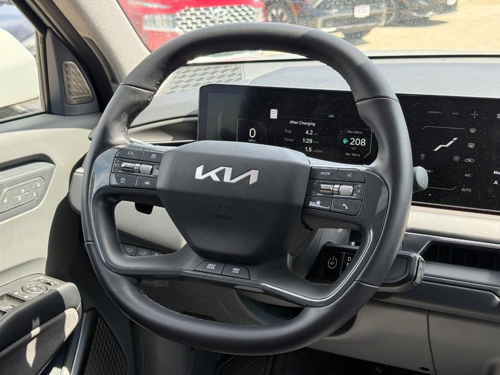 Used 2024 Kia EV9 Land AWD/4WD image 18