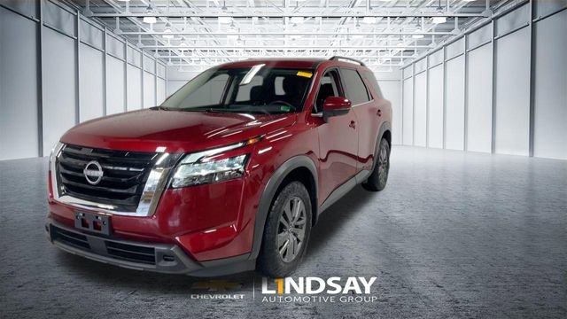 Used 2022 Nissan Pathfinder SV image 5