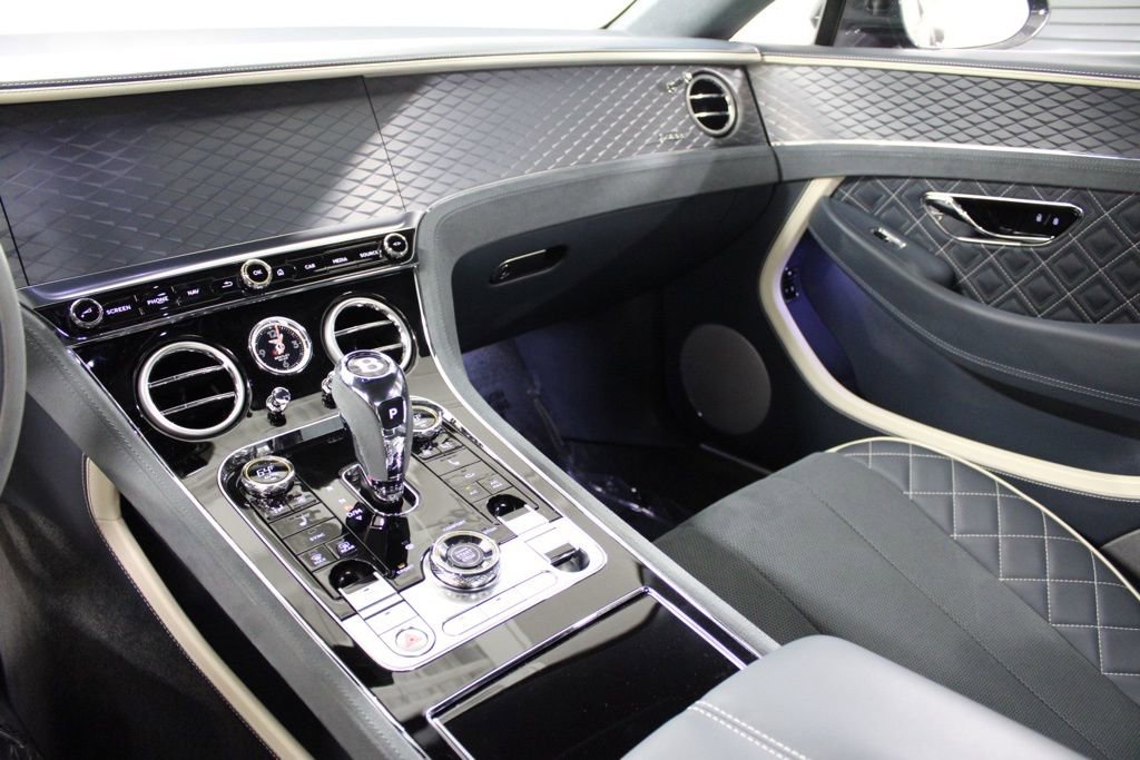 Used 2024 Bentley Continental GT Speed image 25