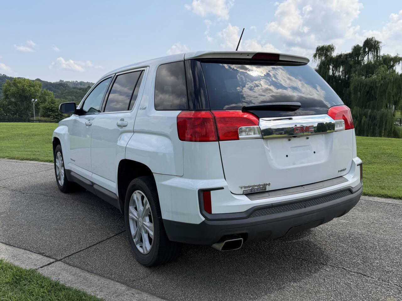 Used 2017 GMC Terrain SLE AWD/4WD image 27