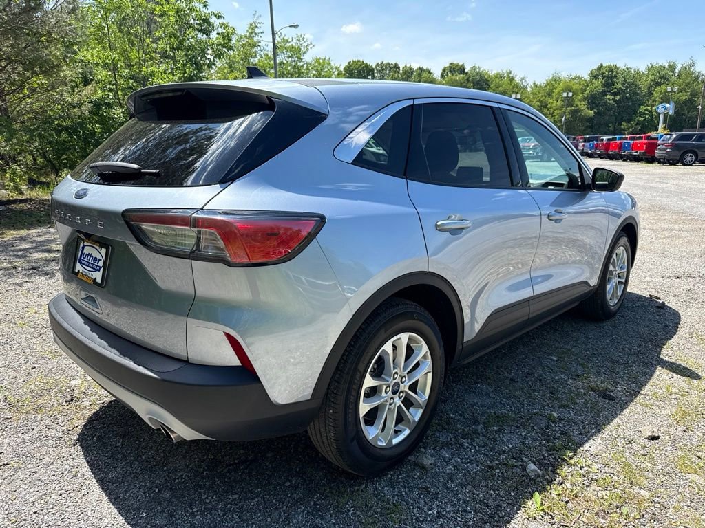 Used 2022 Ford Escape SE w/ Convenience Package FWD image 9