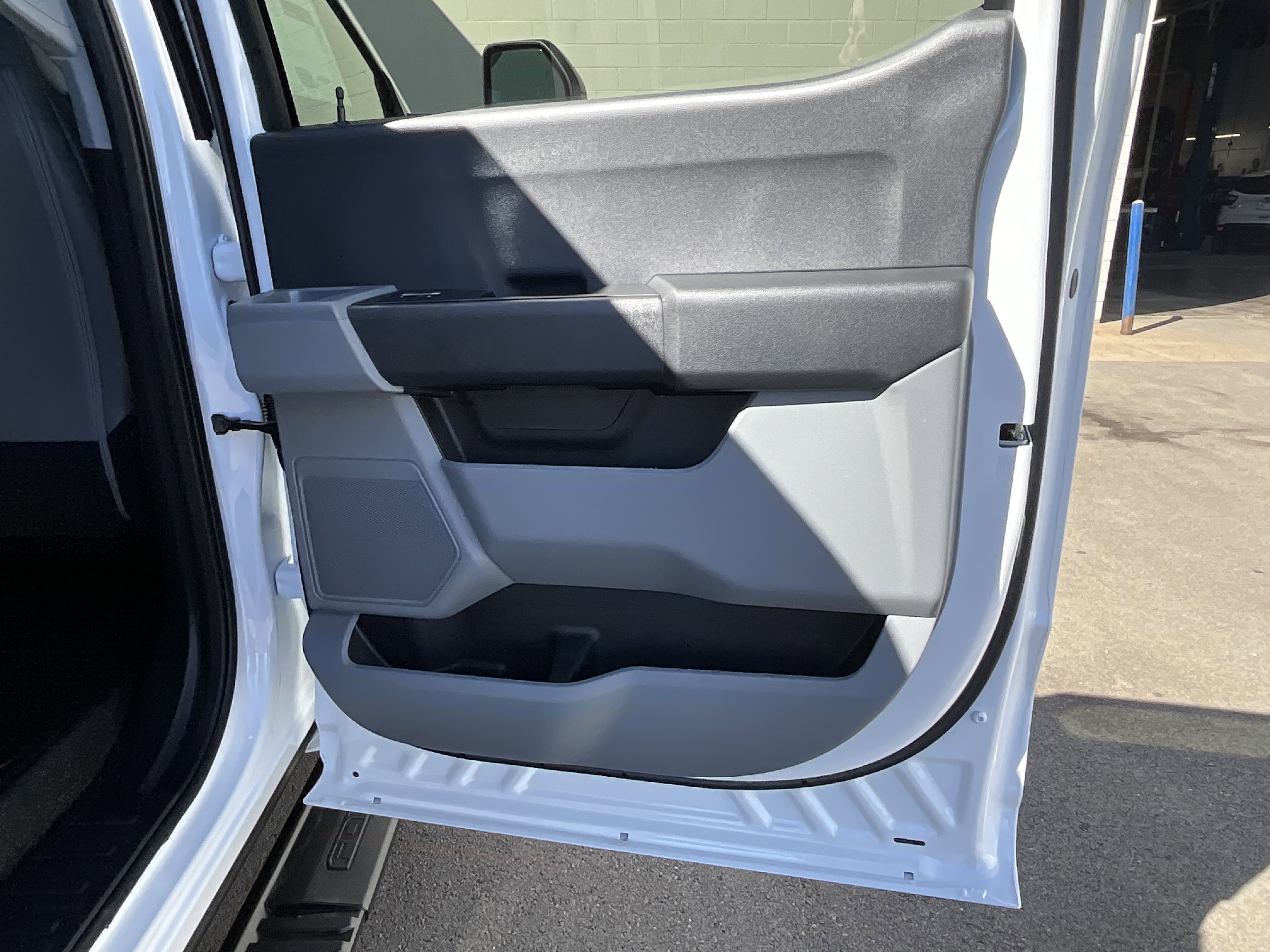 New 2026 Ford F550 4x4 Crew Cab image 27