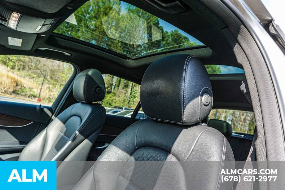 Used 2022 Mercedes-Benz GLC 300 4MATIC w/ Premium Package Lite image 18