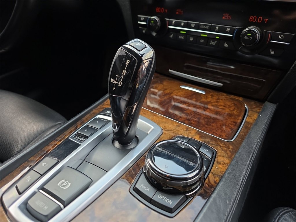 Used 2015 BMW 750Li image 17