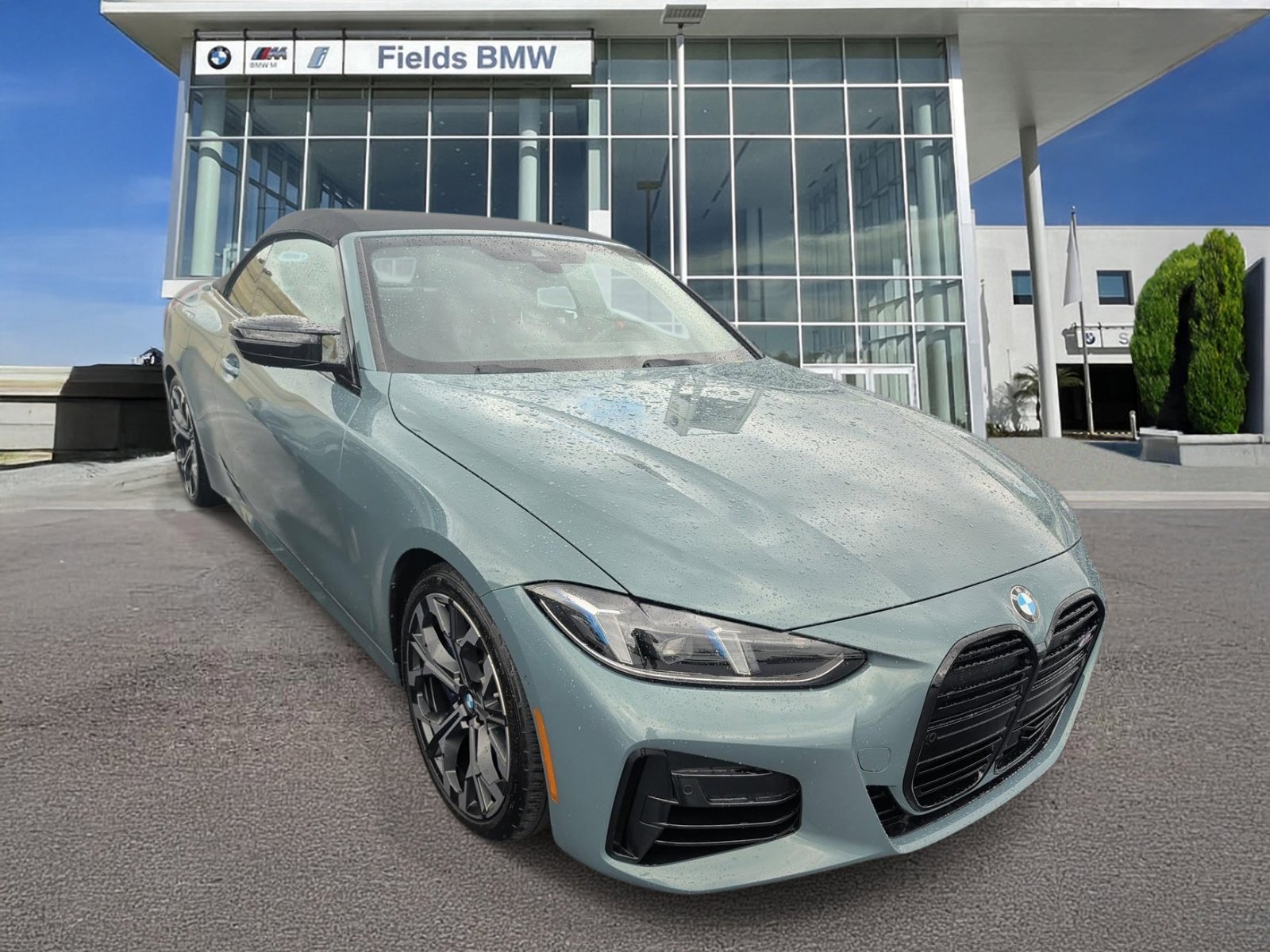 Used 2025 BMW M440i Convertible image 1