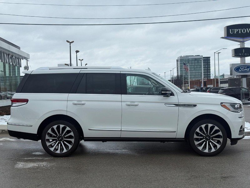 Certified 2024 Lincoln Navigator Reserve image 2