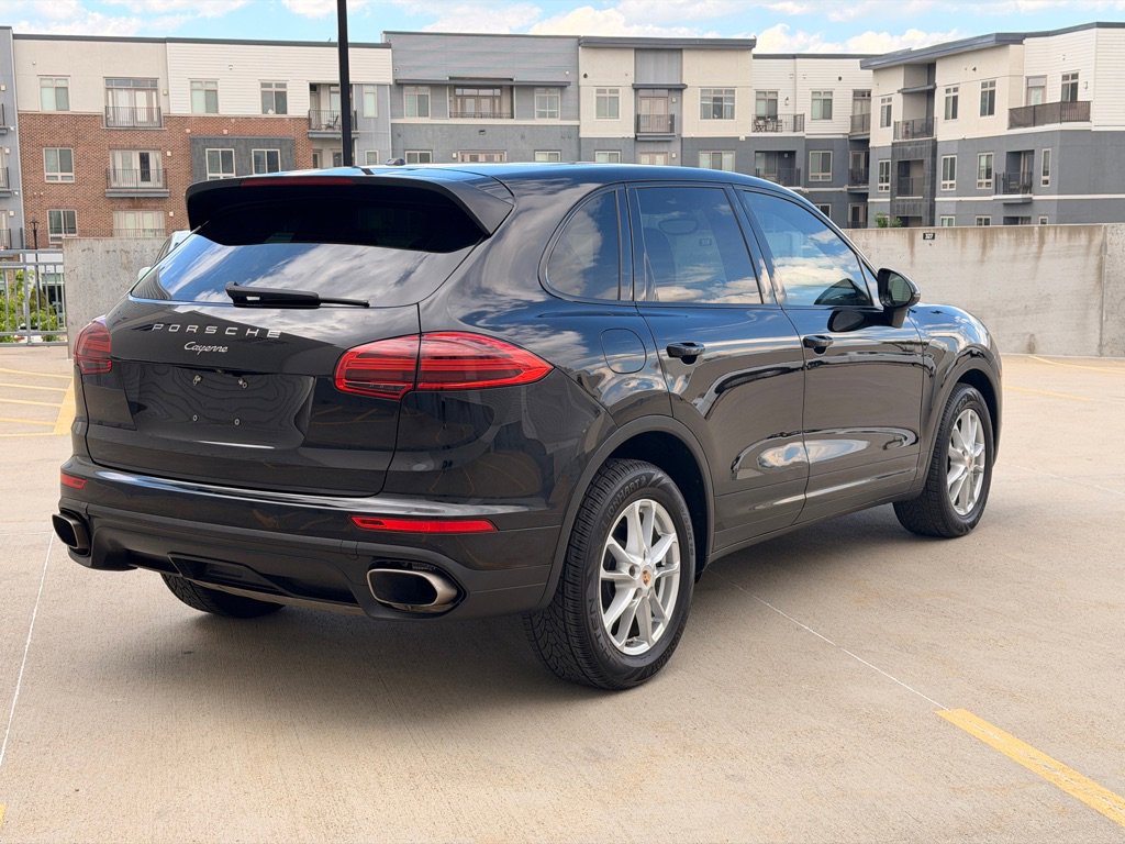 Used 2016 Porsche Cayenne w/ Premium Package AWD/4WD image 8