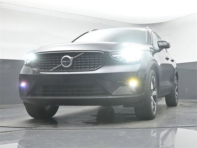 New 2026 Volvo XC40 B4 Plus w/ Protection Package Premier image 38