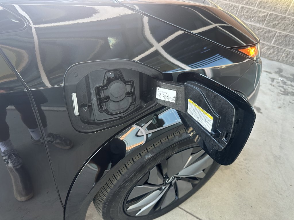 Used 2024 Nissan Ariya FWD image 41