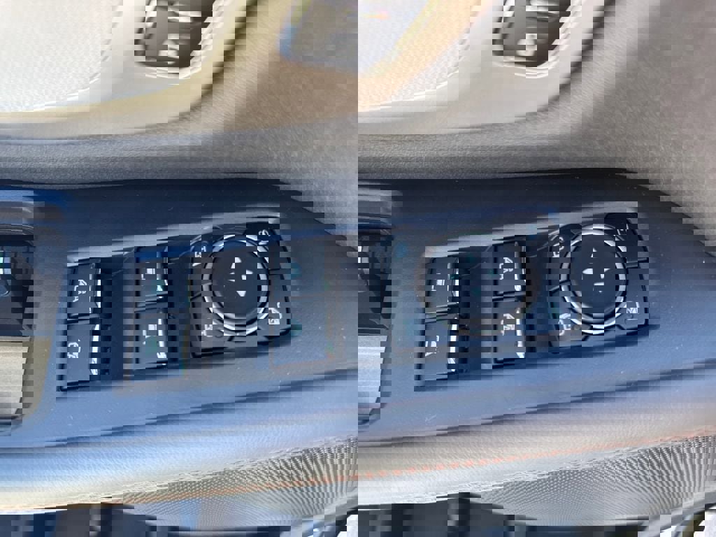 New 2025 Ford Expedition Active image 18