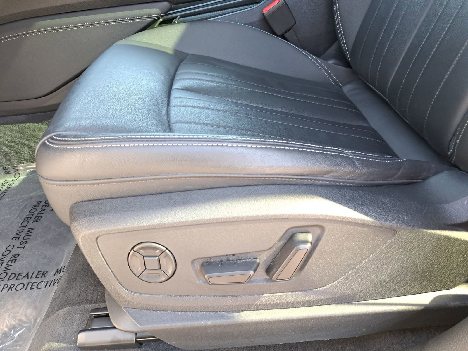 Used 2024 Audi Q8 e-tron Premium AWD/4WD image 30