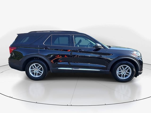 Used 2025 Ford Explorer Active image 2