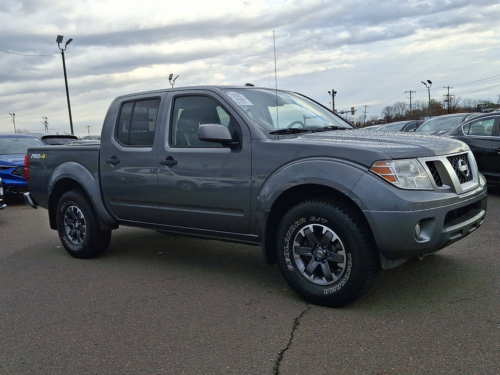 Used 2019 Nissan Frontier PRO-4X image 3