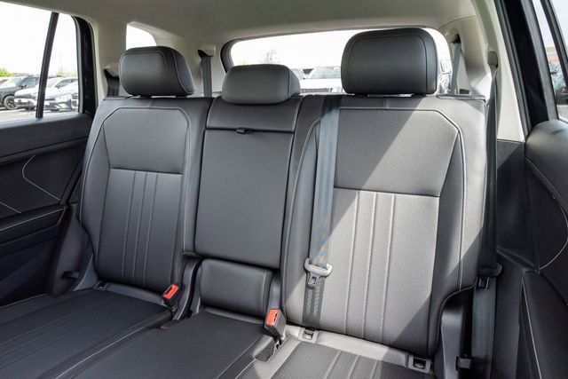 Used 2023 Volkswagen Tiguan SE FWD image 21