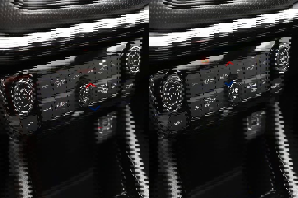 Used 2022 Jeep Compass Trailhawk w/ Sun and Sound Group image 19