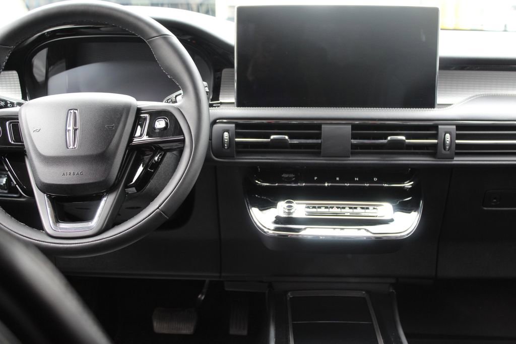 Used 2023 Lincoln Corsair AWD w/ Equipment Group 101A image 7