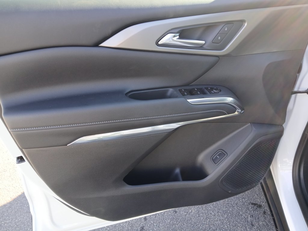 New 2027 Chevrolet Traverse LT AWD/4WD image 11