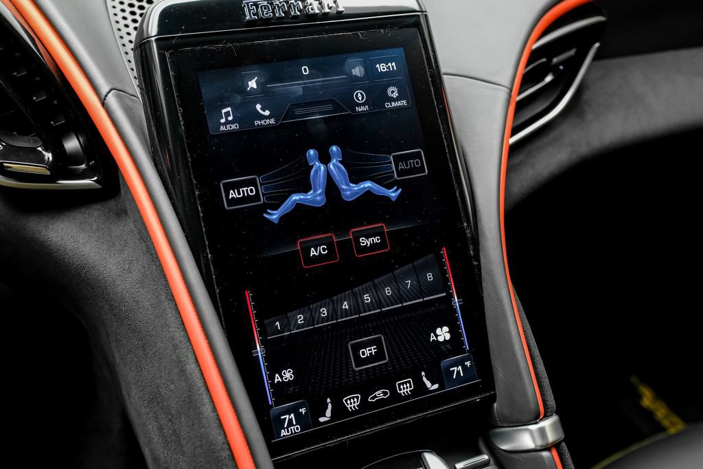 Used 2024 Ferrari Roma Spider RWD image 28