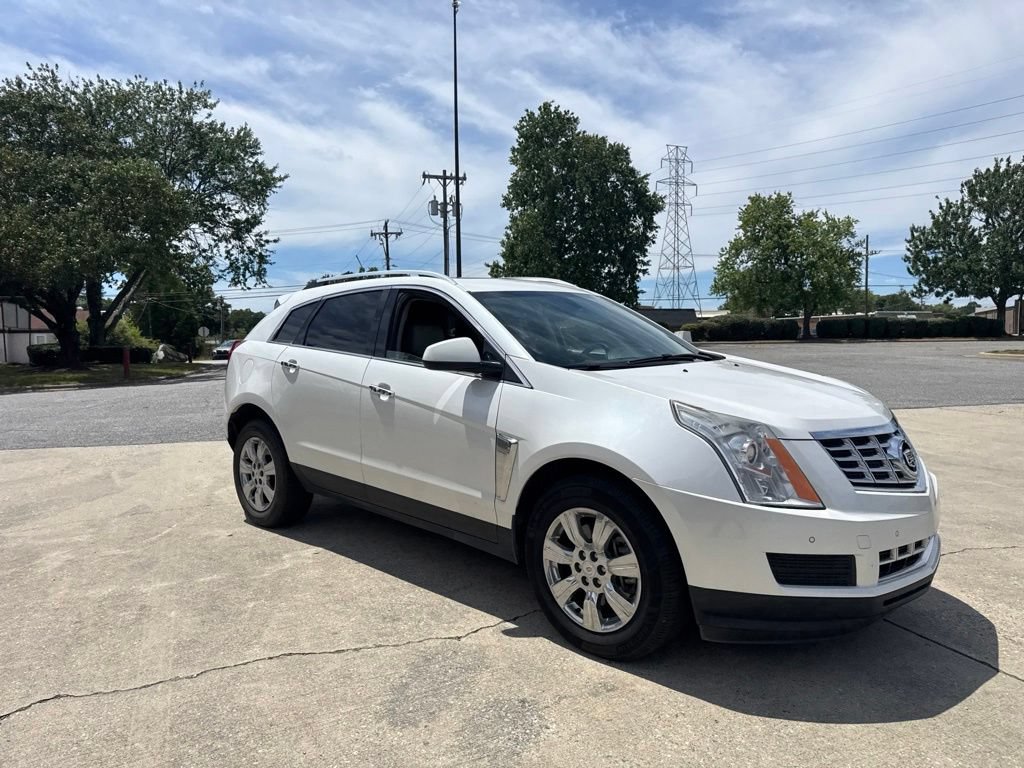 Used 2015 Cadillac SRX Luxury FWD image 2