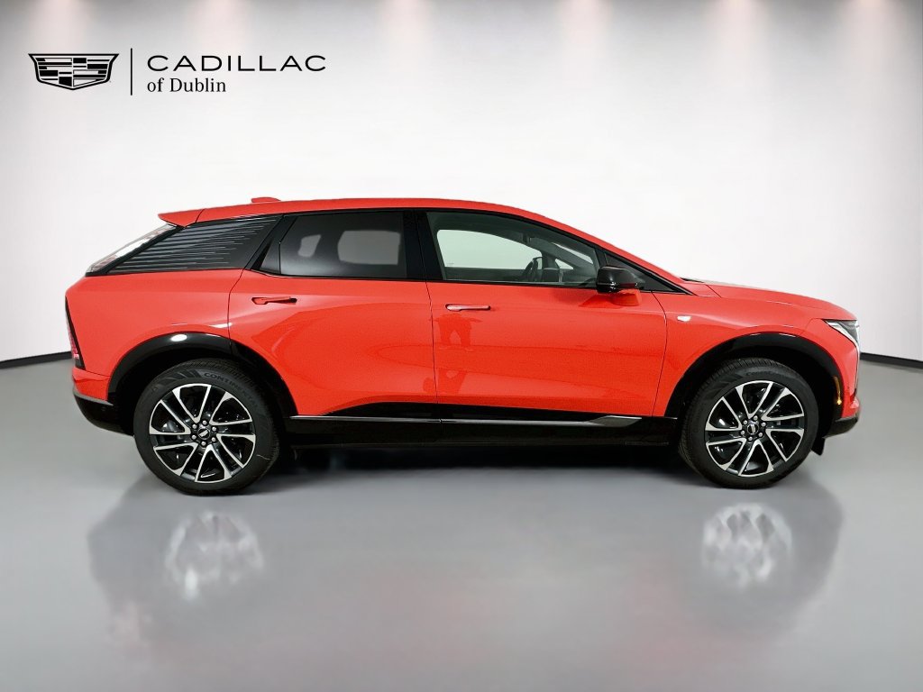 New 2027 Cadillac Optiq Premium Sport w/ LPO, Floor Liner Package AWD/4WD image 4