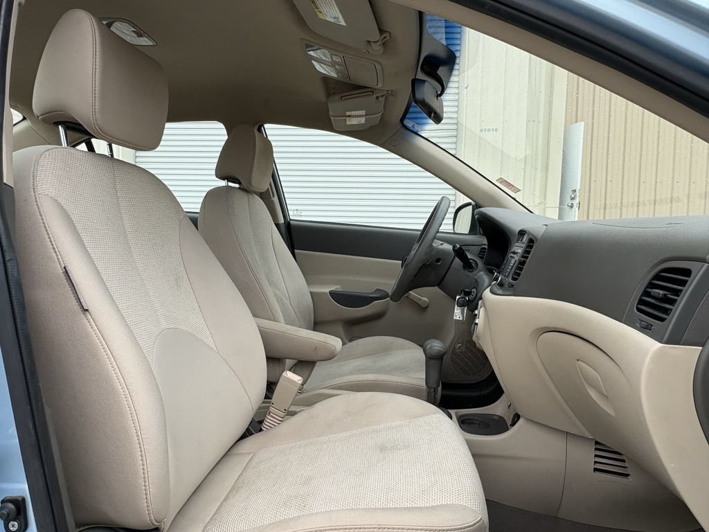 Used 2011 Hyundai Accent GLS FWD image 26