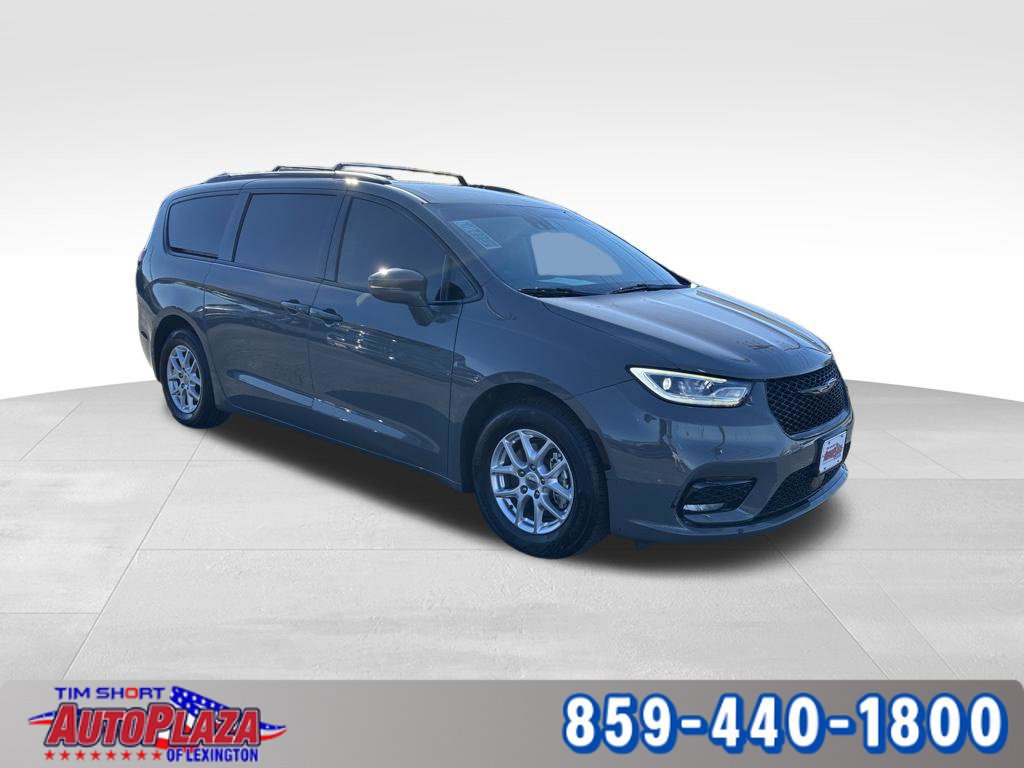Used 2022 Chrysler Pacifica Touring-L FWD image 8