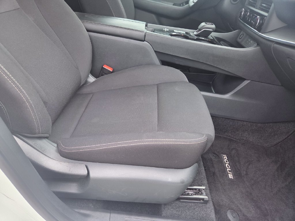 Used 2026 Nissan Rogue S FWD image 28