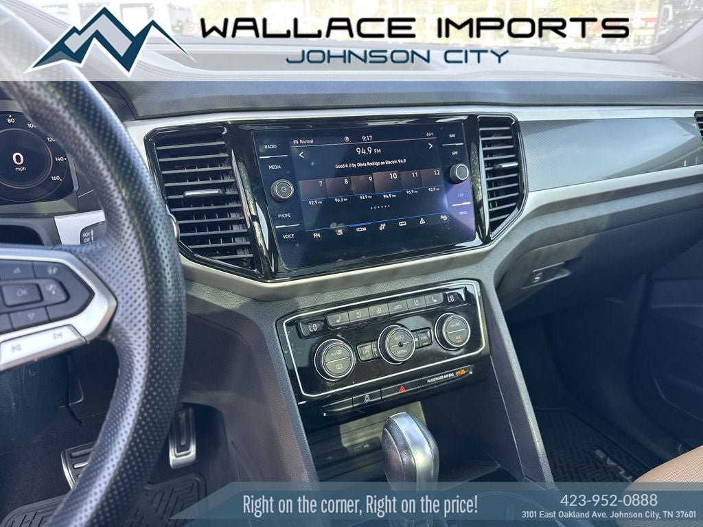 Certified 2022 Volkswagen Atlas Cross Sport SEL Premium R-Line AWD/4WD image 24