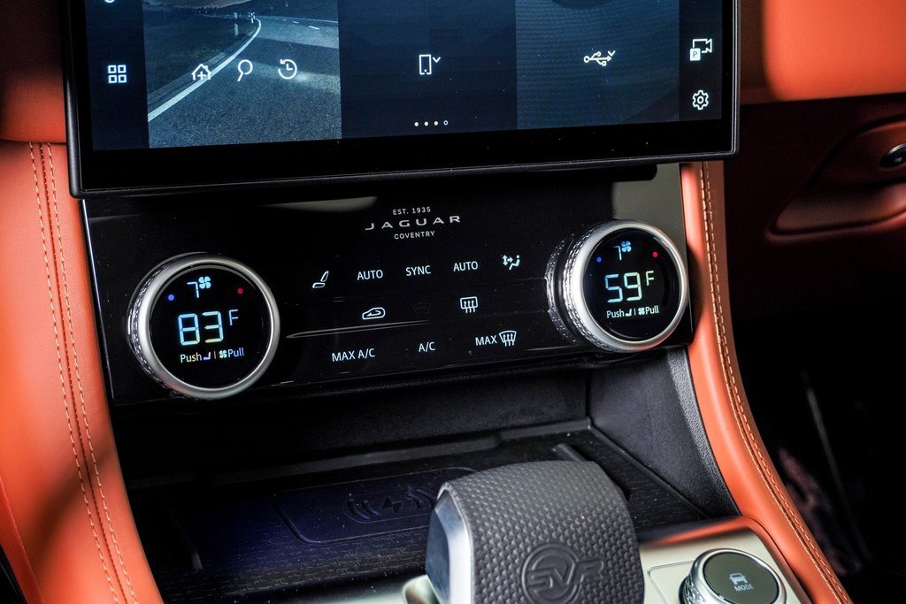 Used 2025 Jaguar F-PACE SVR image 27