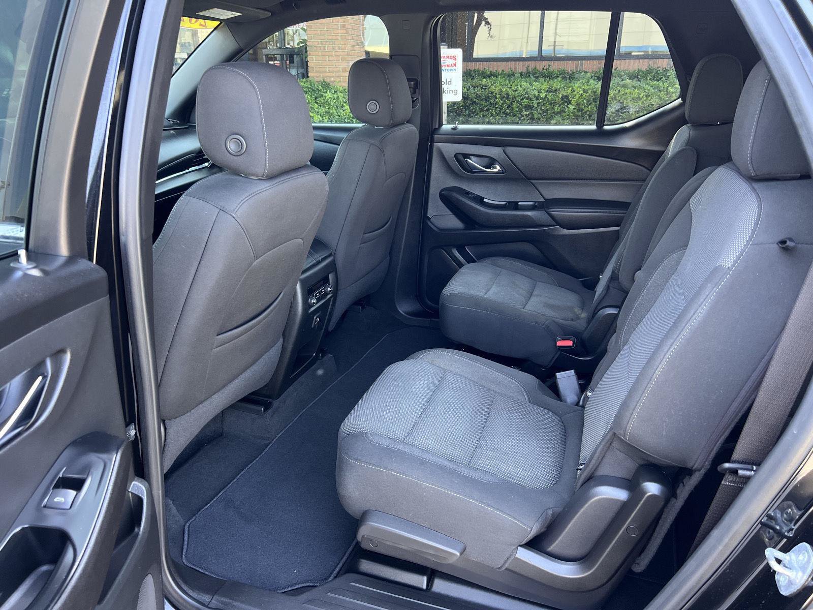 Used 2024 Chevrolet Traverse LT FWD image 15