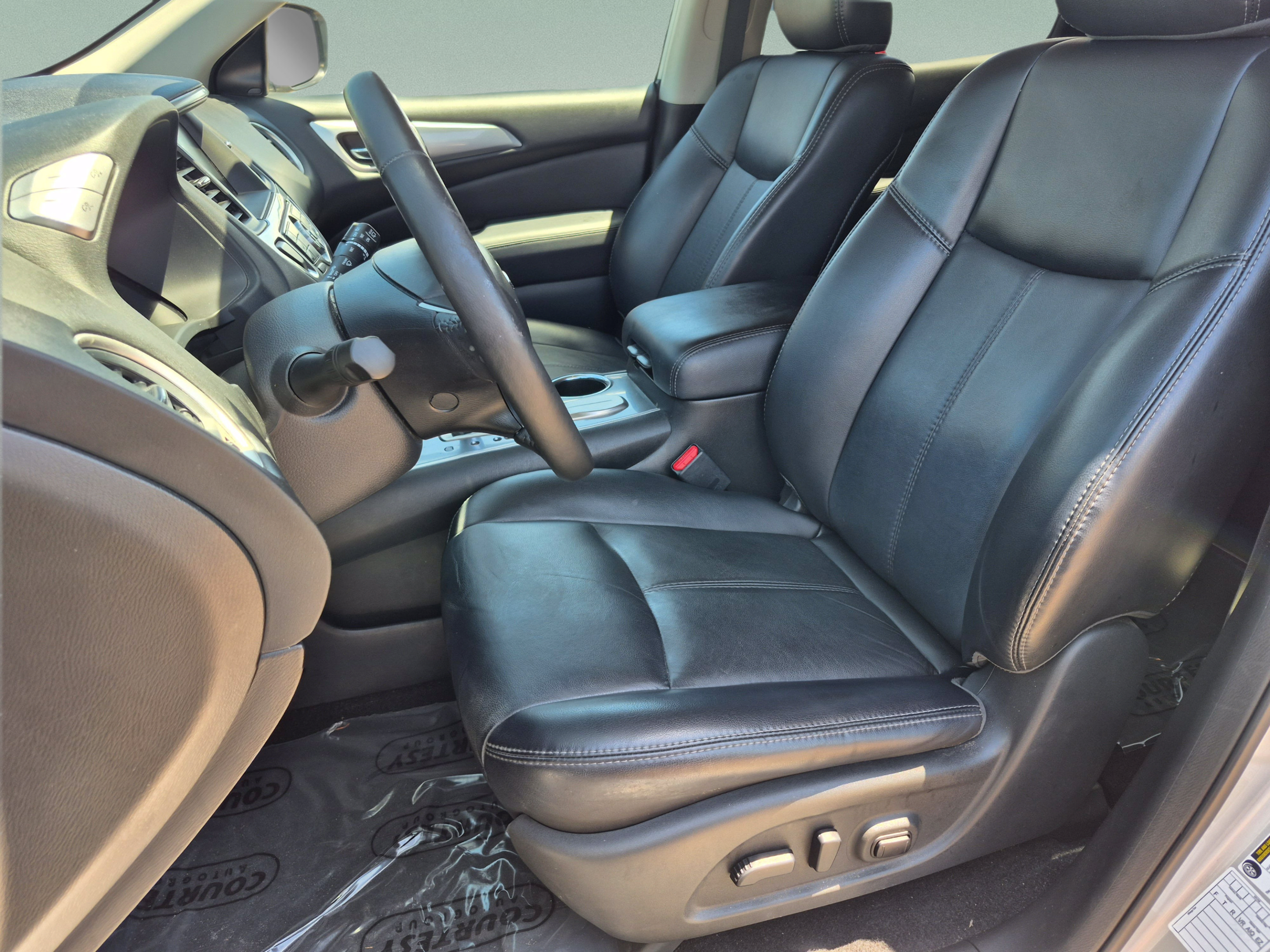 Used 2019 Nissan Pathfinder SL FWD image 24