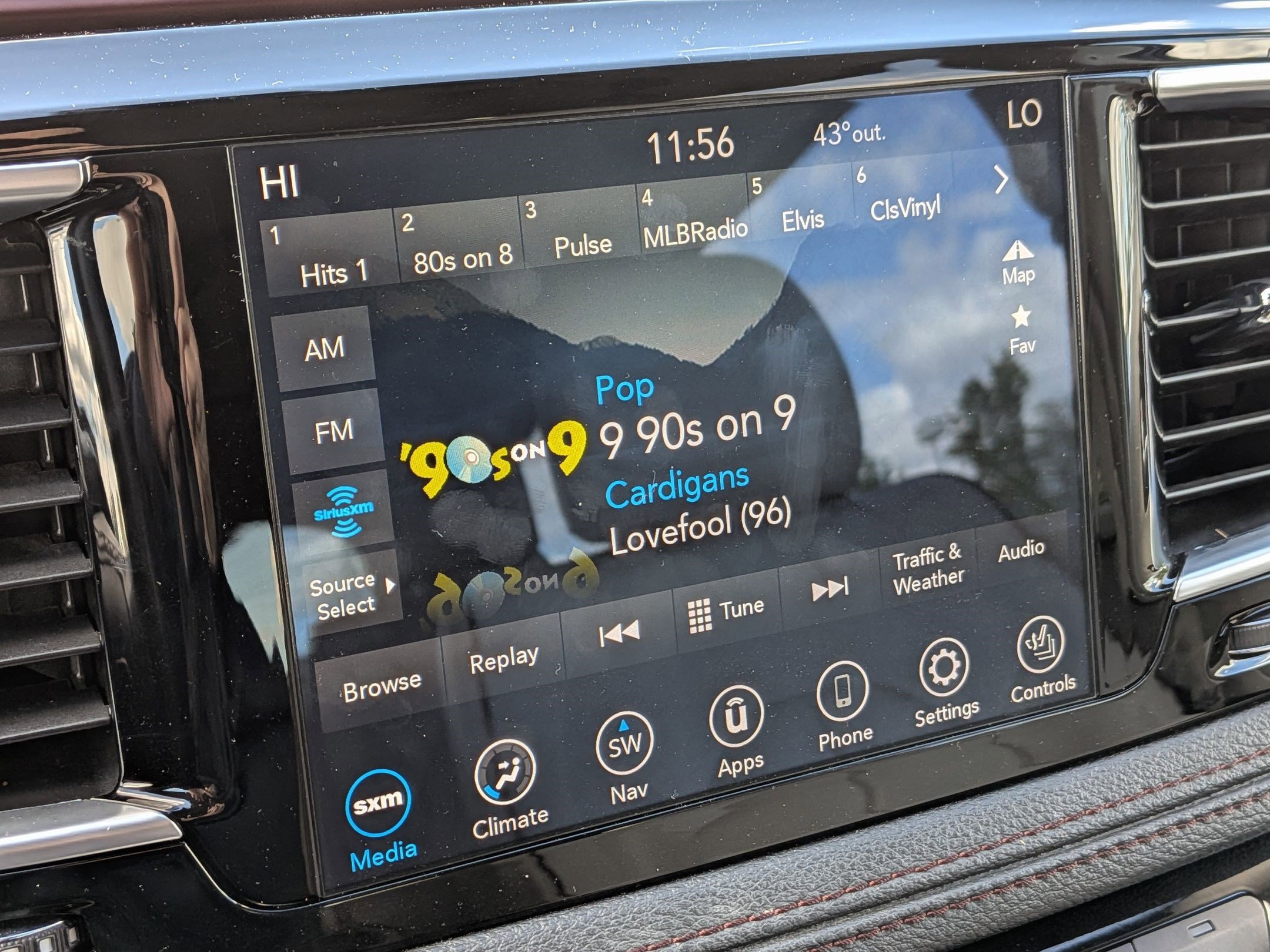 Used 2020 Chrysler Pacifica Limited FWD image 24