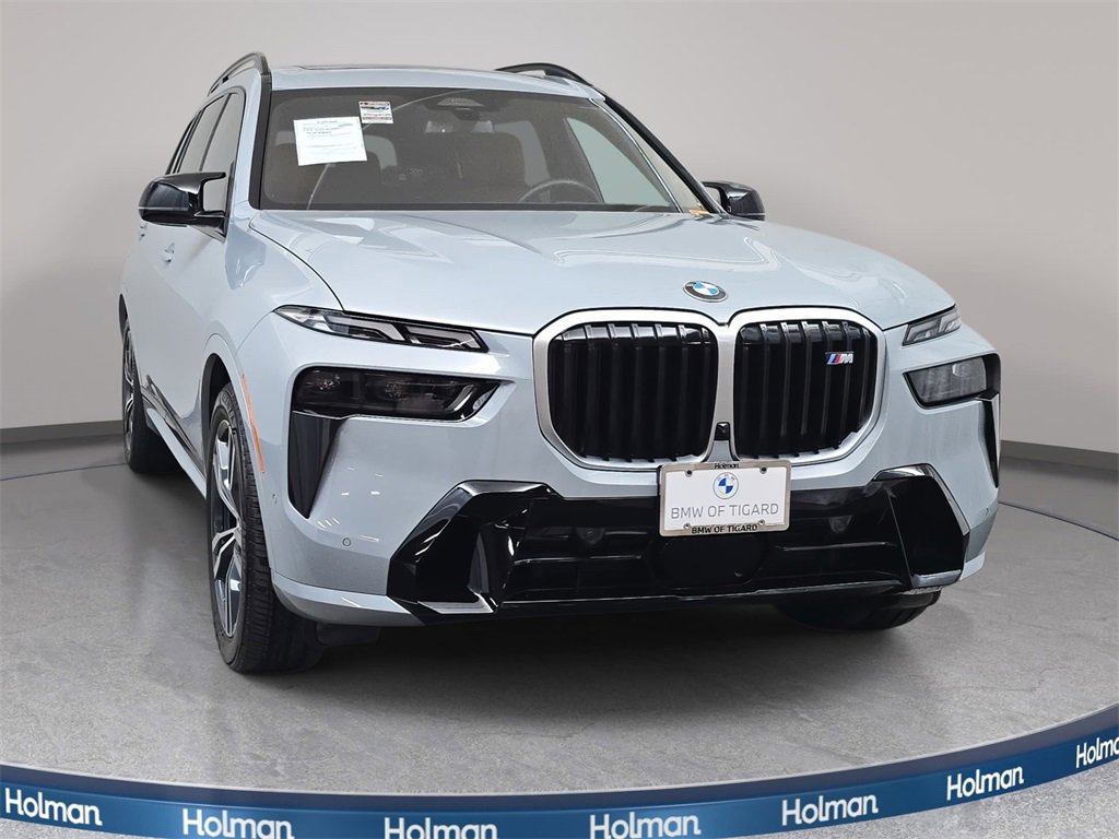 Used 2025 BMW X7 M60i w/ Executive Package image 3
