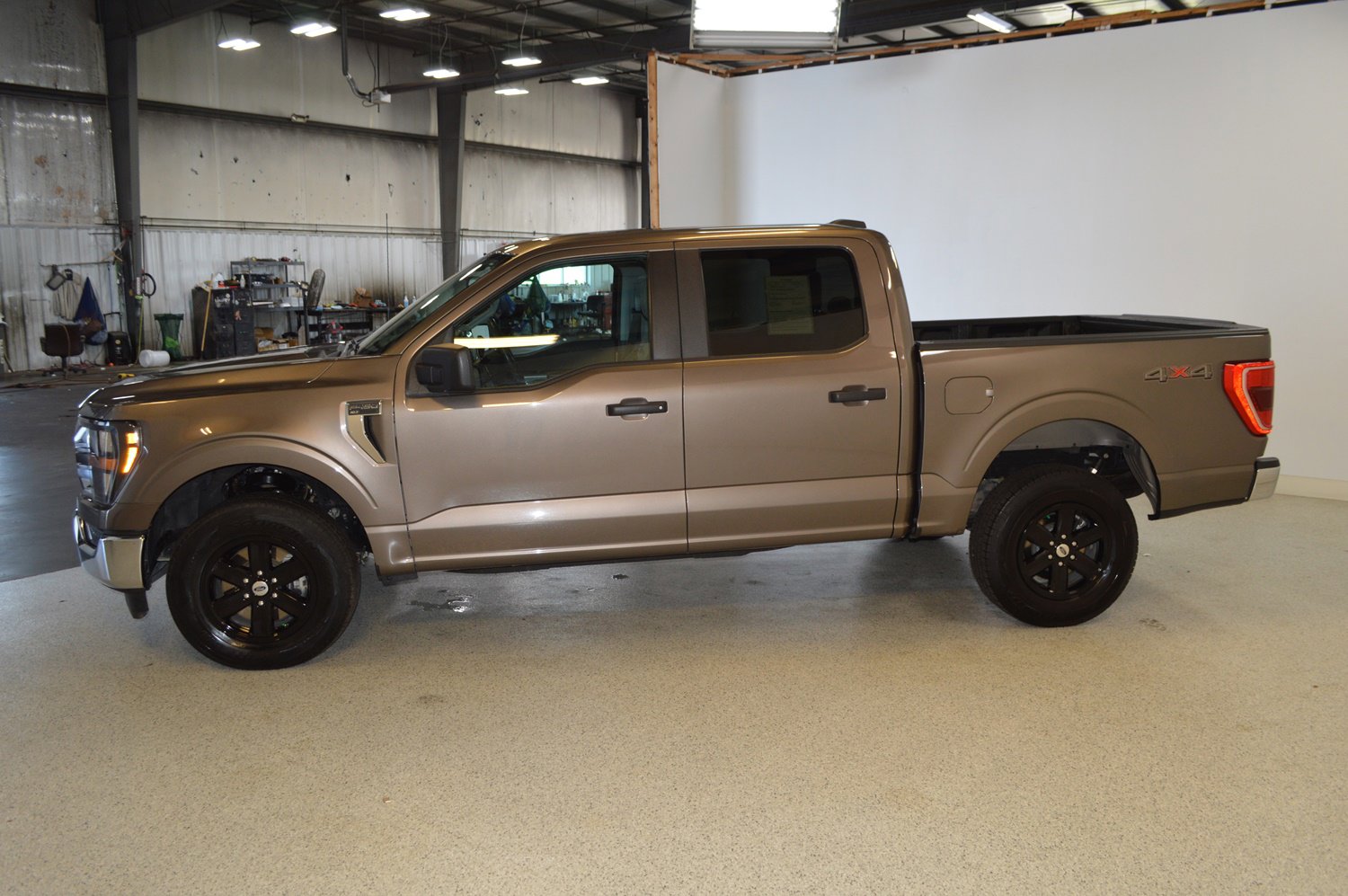 Used 2023 Ford F150 XLT image 6
