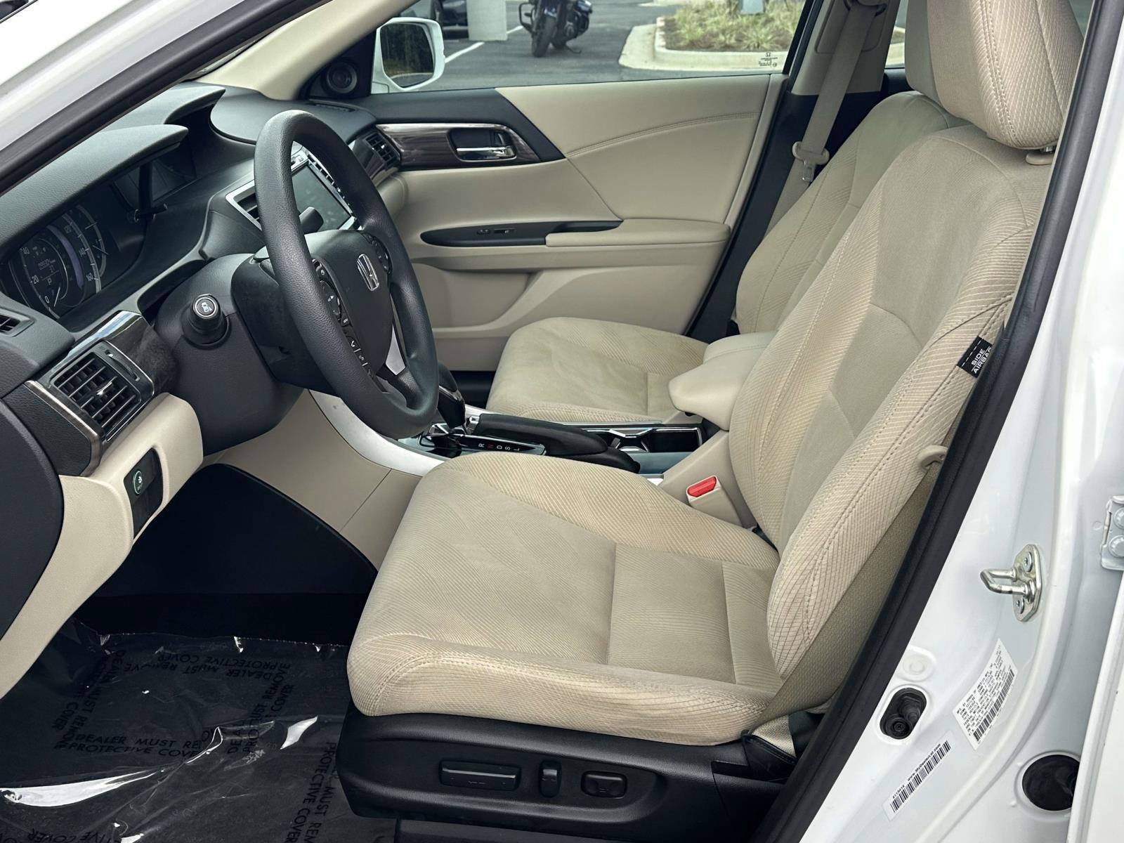Used 2017 Honda Accord EX image 4