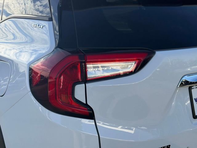 Used 2024 GMC Terrain SLT image 11