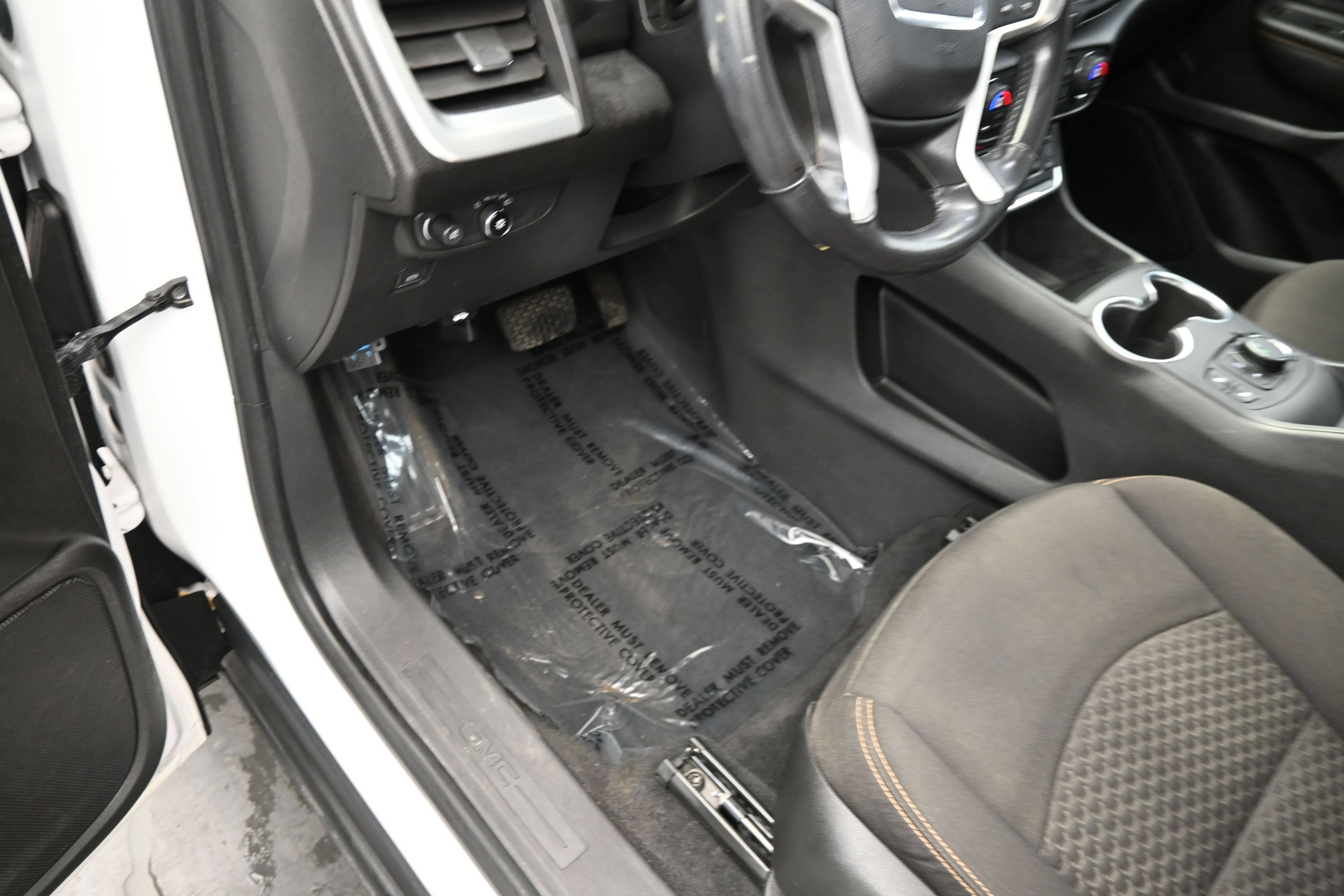 Used 2020 GMC Terrain SLE w/ Driver Convenience Package FWD image 11