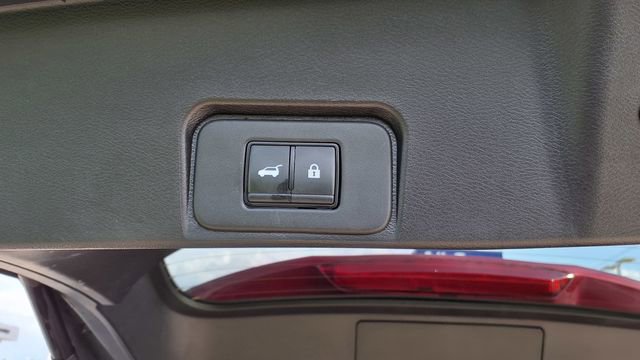 Used 2025 Nissan Rogue SV image 12