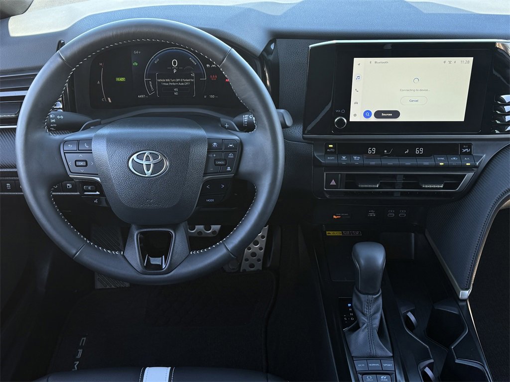 Used 2025 Toyota Camry SE w/ Convenience Package image 13