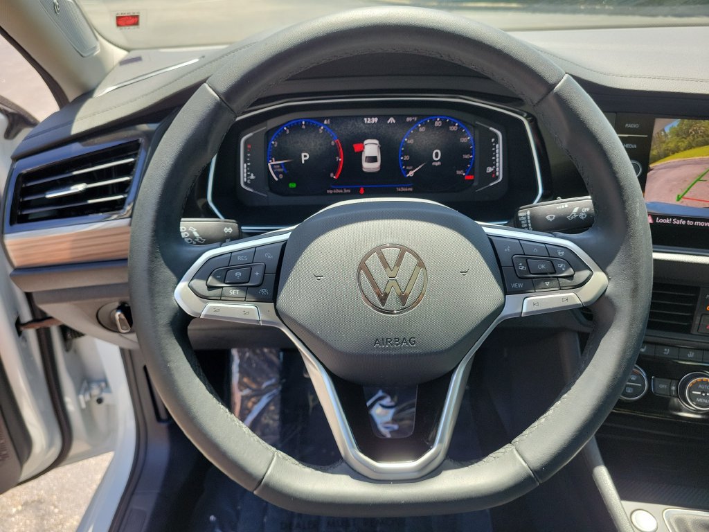 Used 2023 Volkswagen Jetta SEL FWD image 28