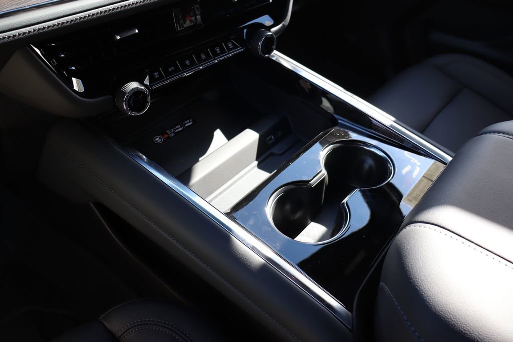 New 2026 Chevrolet Suburban Z71 w/ Z71 Off-Road Package image 27