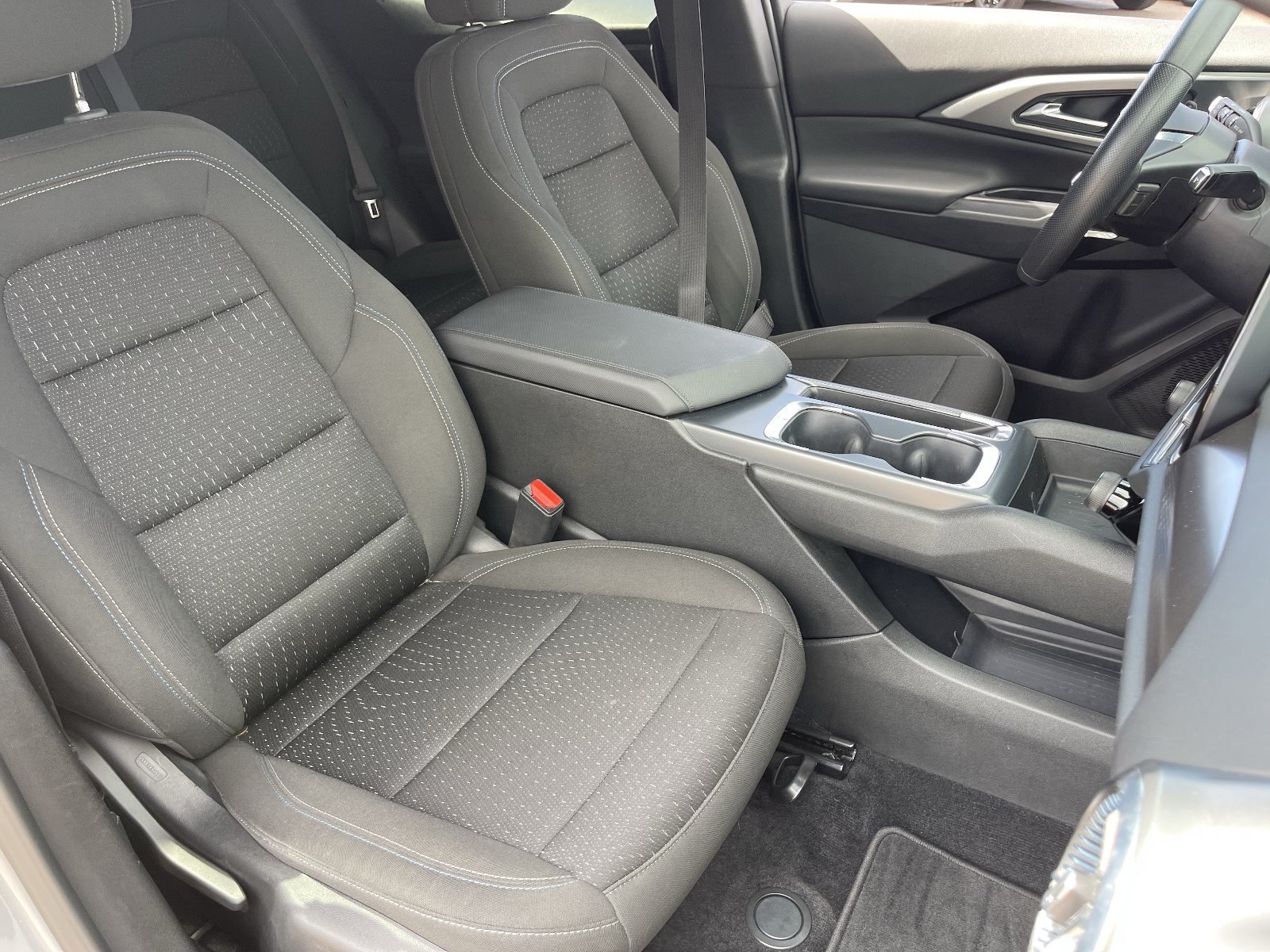 Used 2025 Chevrolet Equinox EV LT FWD image 11