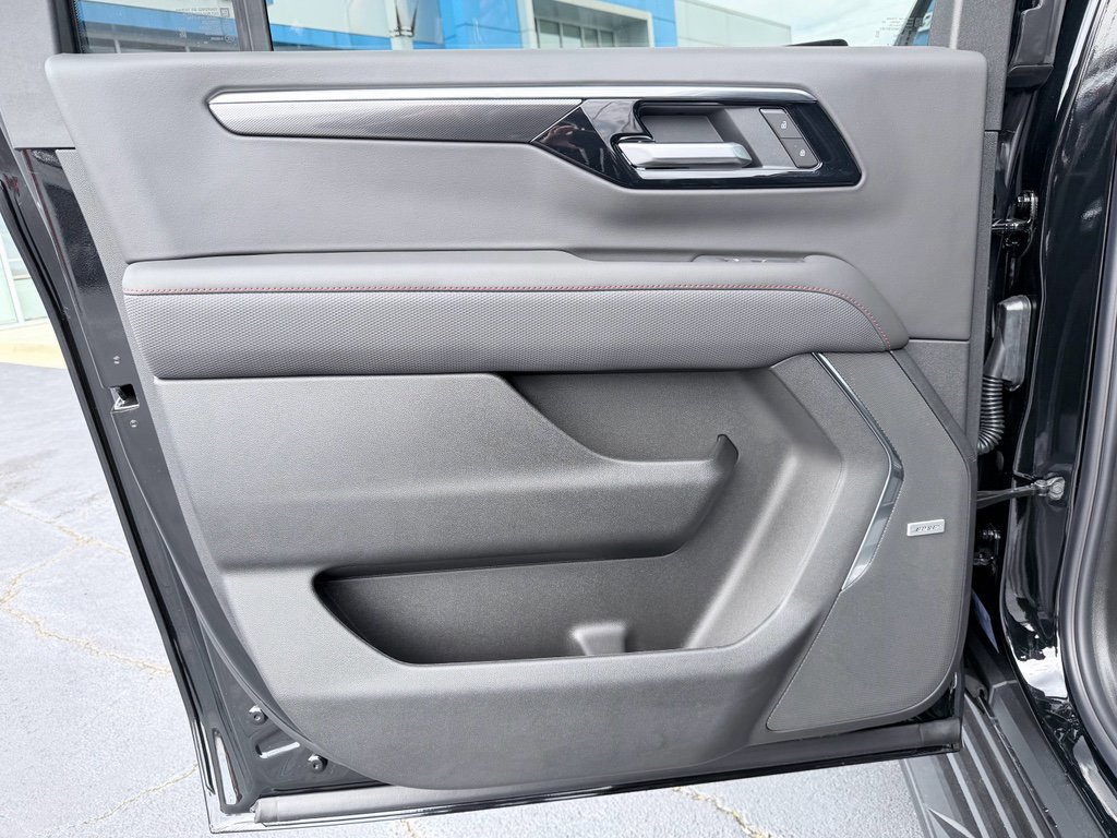 New 2026 Chevrolet Suburban RST image 32