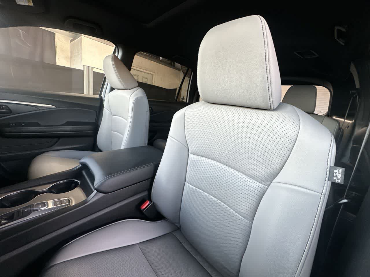 Used 2025 Honda Passport EX-L image 14