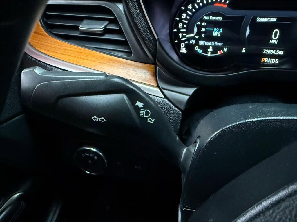Used 2018 Lincoln MKC Select w/ Select Plus Package FWD image 16