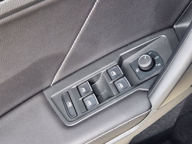 New 2024 Volkswagen Tiguan SE image 19