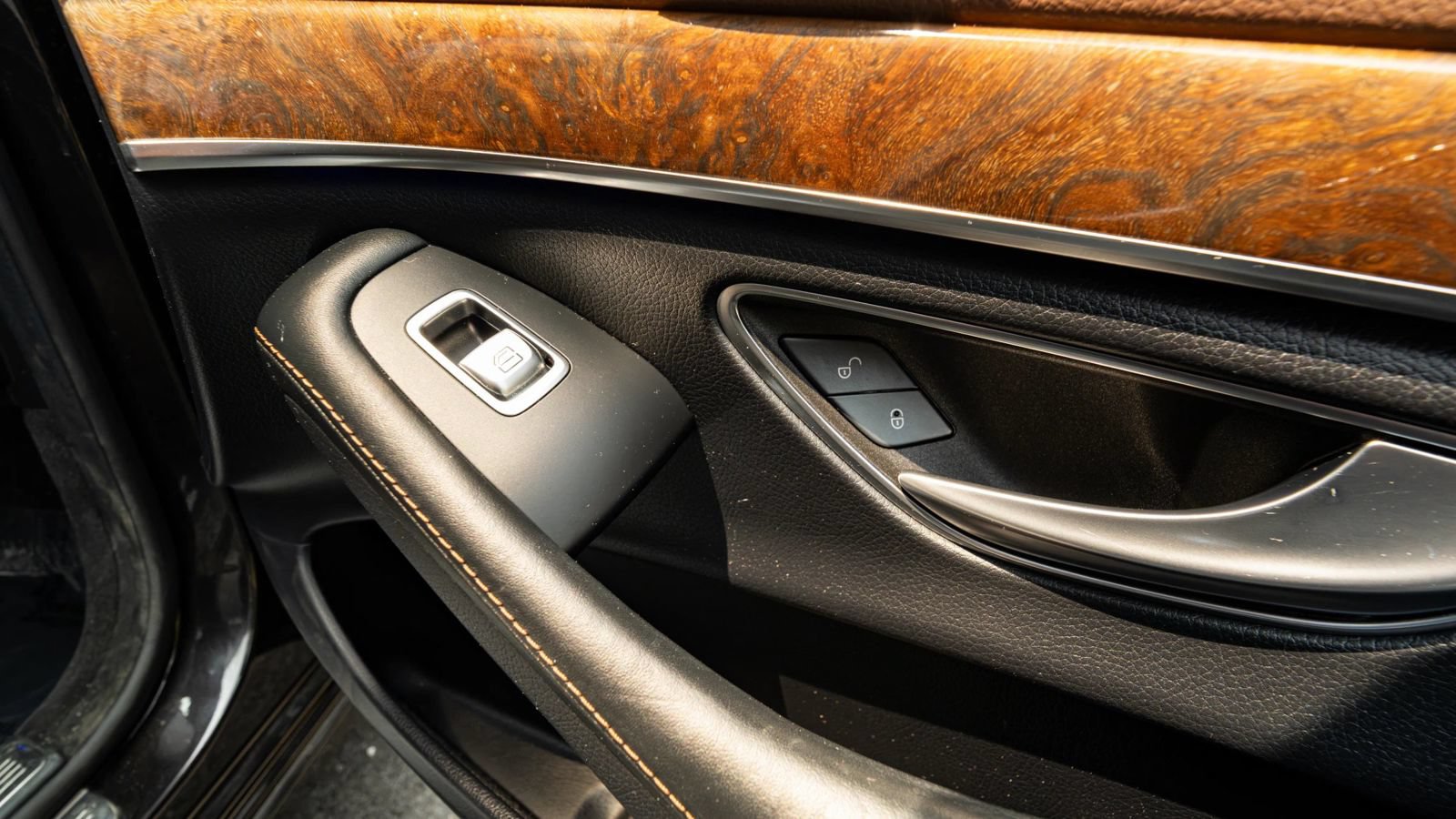 Used 2015 Mercedes-Benz S 550 4MATIC Sedan image 14