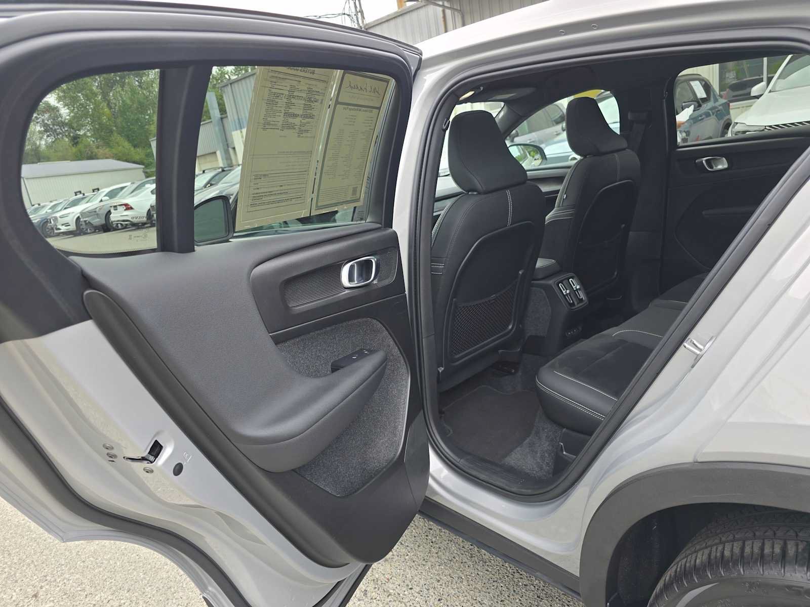 Certified 2023 Volvo C40 P8 Recharge Plus w/ Climate Package AWD/4WD image 17