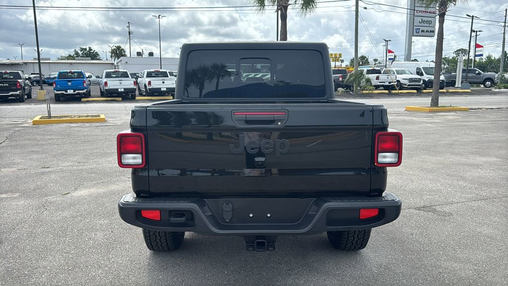 Used 2022 Jeep Gladiator Sport AWD/4WD image 5