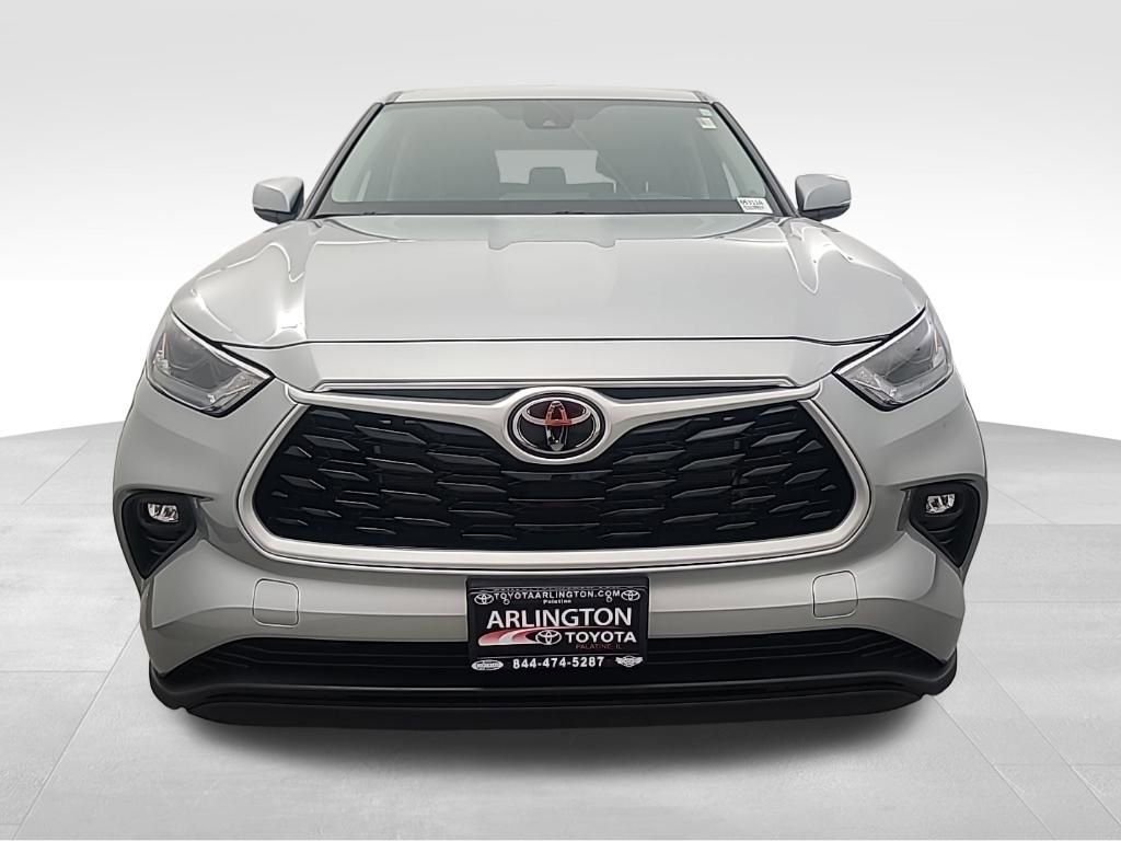 Used 2023 Toyota Highlander LE image 9